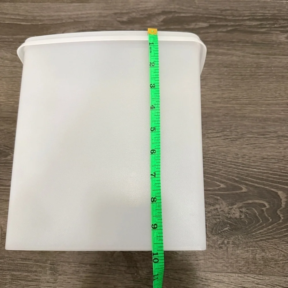 Vintage Tupperware 1588-2 Large Cereal Keeper with Green Lid